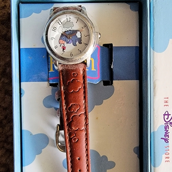 Vintage 90s Fossil Eeyore Watch Disney Store Exclusive NEW BOX - Picture 2 of 3
